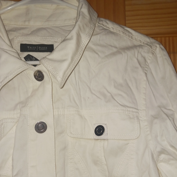 WHITE HOUSE BLACK MARKET WHITE JEANS JACKET LADIES 12 LACES UP BACK $138 - Picture 2 of 3